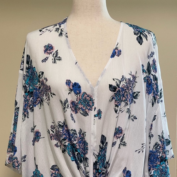 Luq V-neck Floral Tie Front Semi-sheer Blouse White Multi Size XXL - Picture 2 of 4